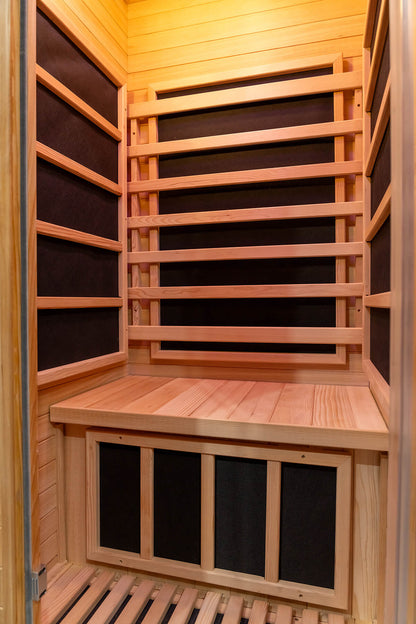 Detail of Canadian Hemlock wood grain used in Nook saunas 